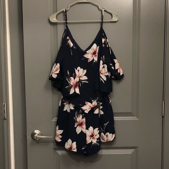 Cozy Casual Floral Romper - Picture 1 of 2